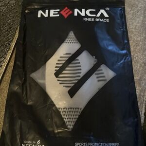 Neenca Knee Braces Compression Sleeves With Full Support Size L. New